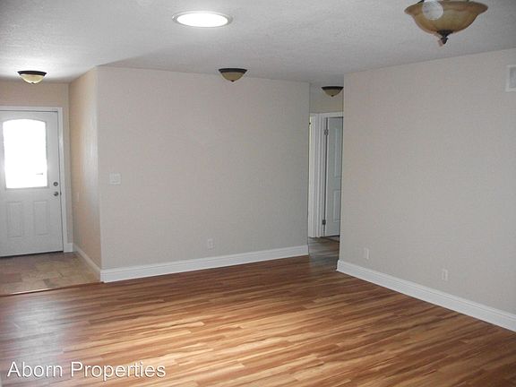 3rd image of 2109 Coyne Ct