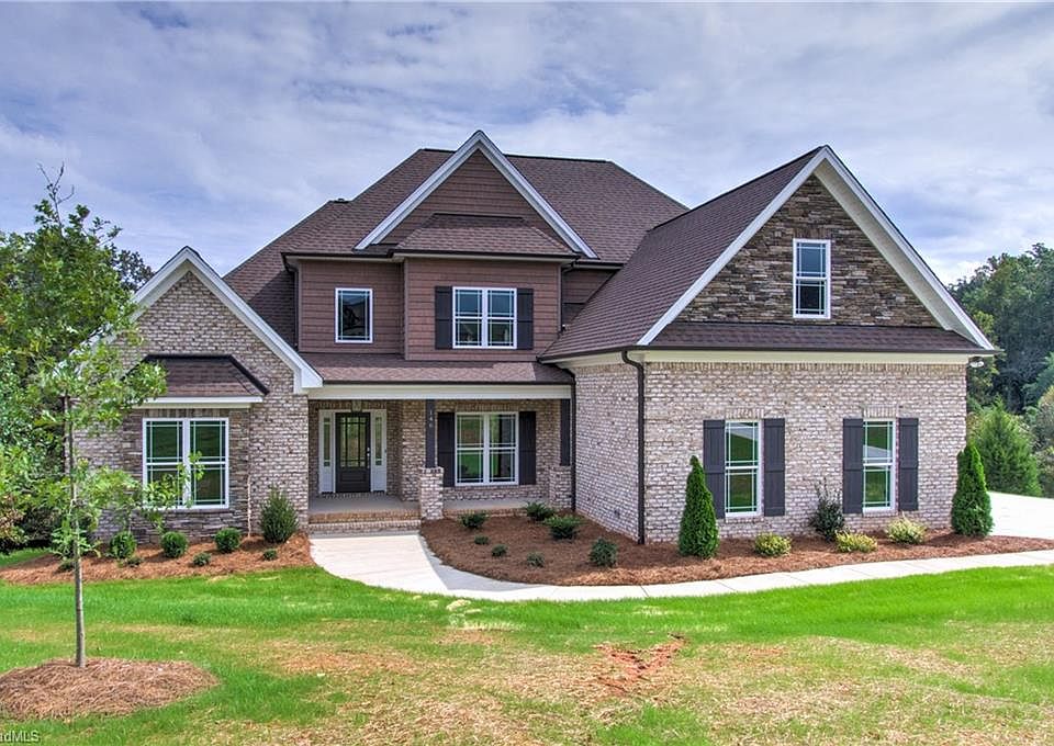 1st image of 146 Cobblestone Walk Dr