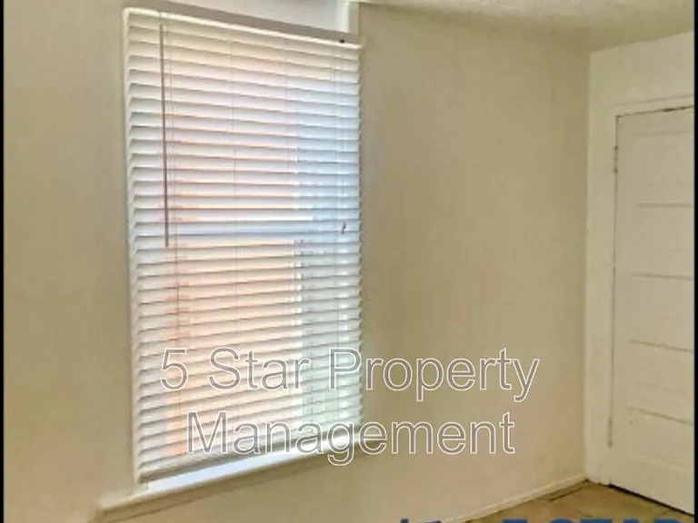 1526 E Yandell Dr #2 — Photo 11