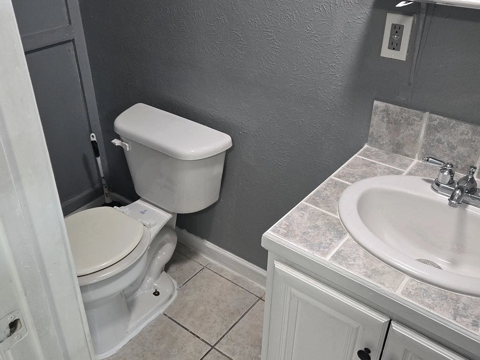 2 bed, 1.5 bath, 1100 sqft, $1,395 — Photo 2