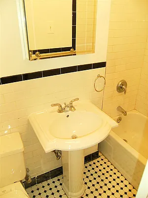 Rented by City Connections Realty | media 23