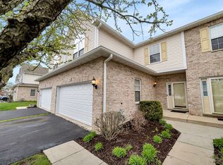 10 Lily Ct, Bolingbrook, IL
