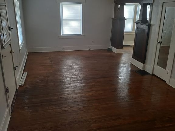 Spacious living room