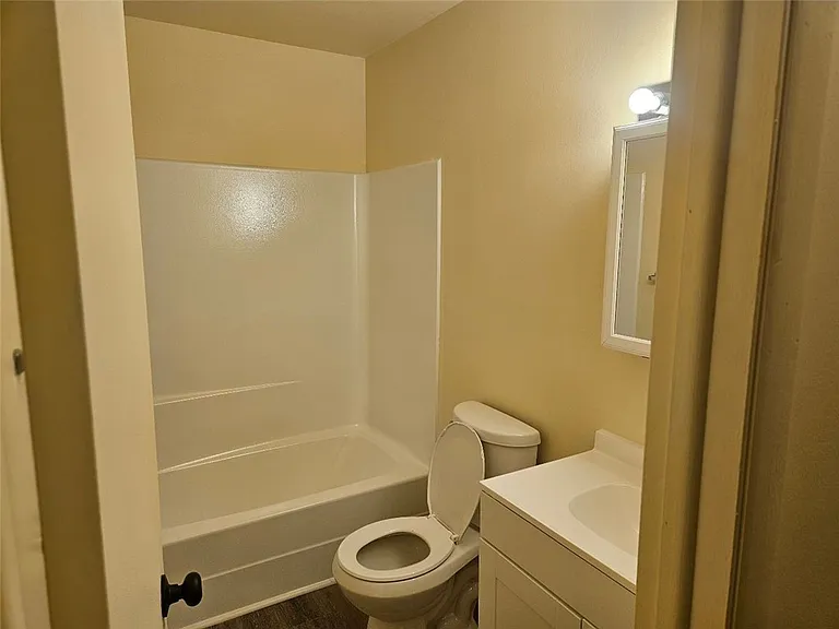 909 Chapel Rd #8 — Photo 9