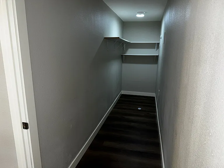 923-923 SW Holden St #6 — Photo 7
