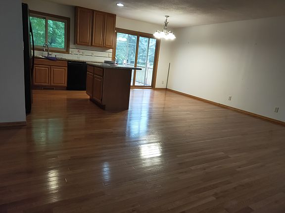2nd image of 3317 Williams Dr