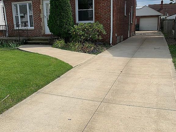 5th image of 7815 Deerfield Dr