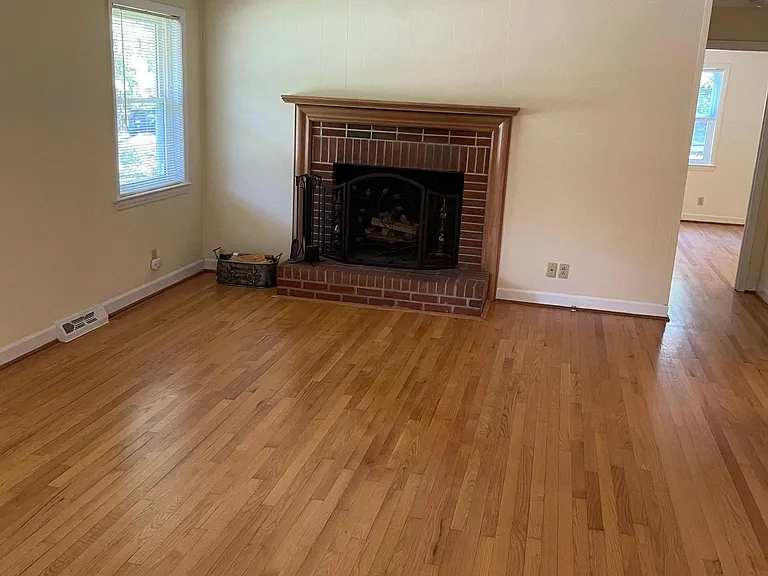1723 Homestead Rd — Photo 5