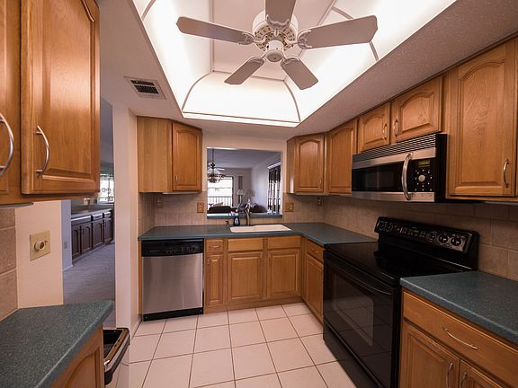 5th image of 375 Three Lakes Ln Unit L