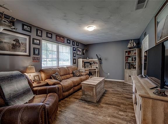 4th image of 2321 Northview Dr