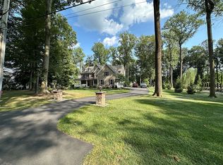 6170 Honey Hollow Rd, Doylestown, PA 18902