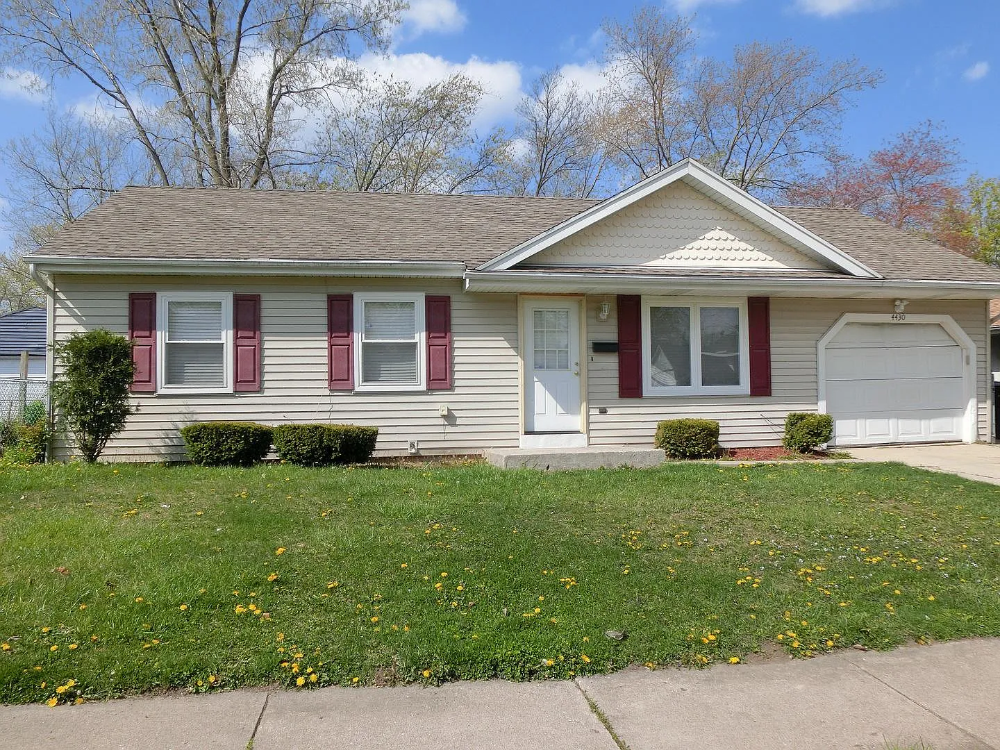 4430 Ascot Ct photo 1