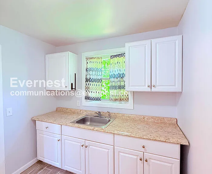 16834 Fairfield St — Photo 3