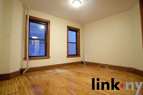 Rented by Link NY Realty | media 9