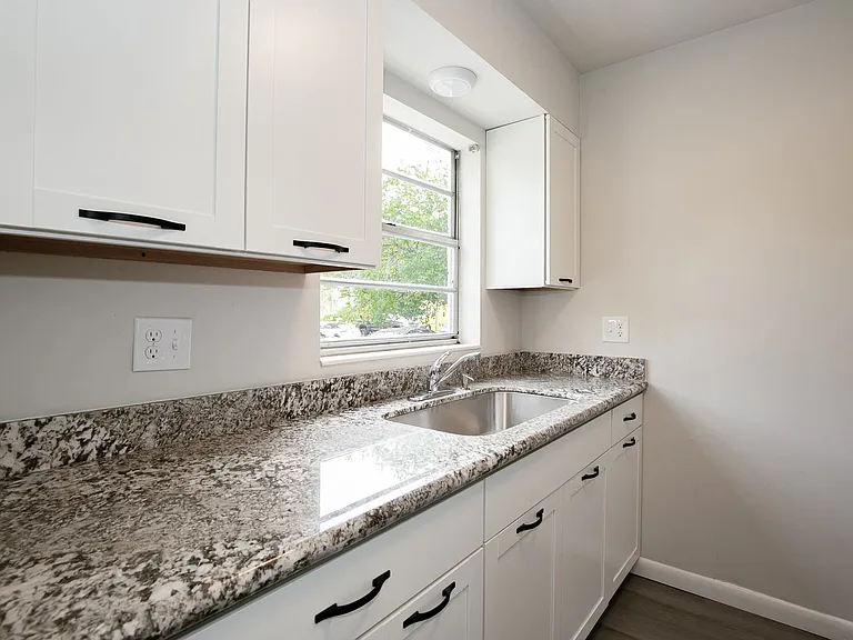 Oak Terrace — Photo 18