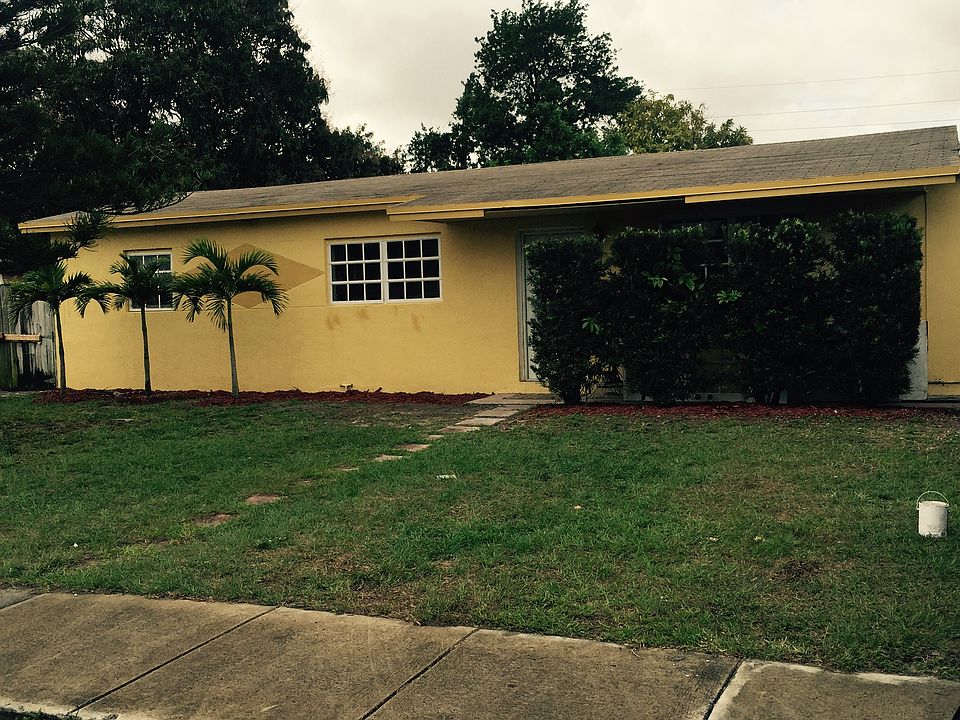1st image of 1330 NE 213th Ter