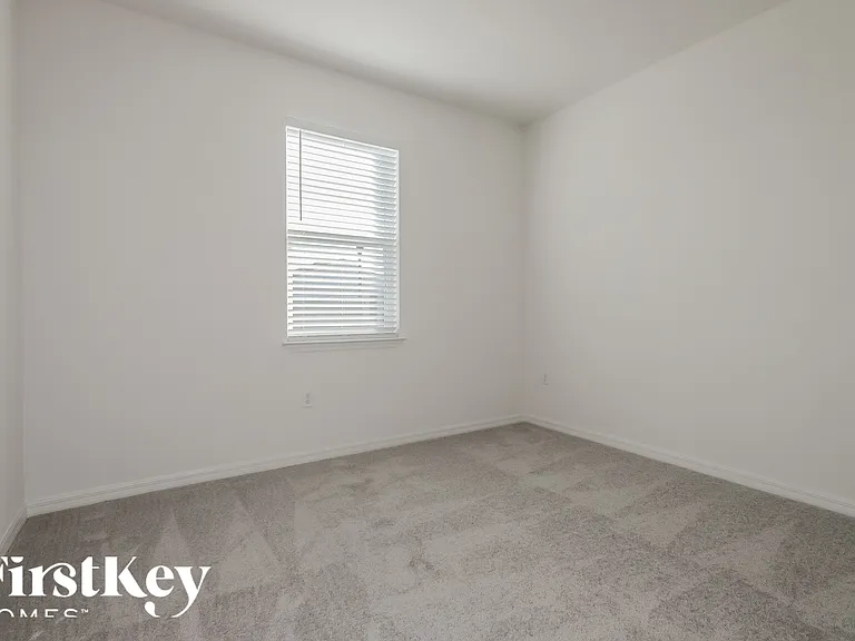 414 Reina Way — Photo 11