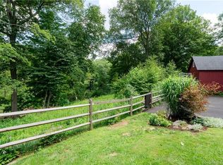 1005 Smith Ridge Rd, New Canaan, CT 06840