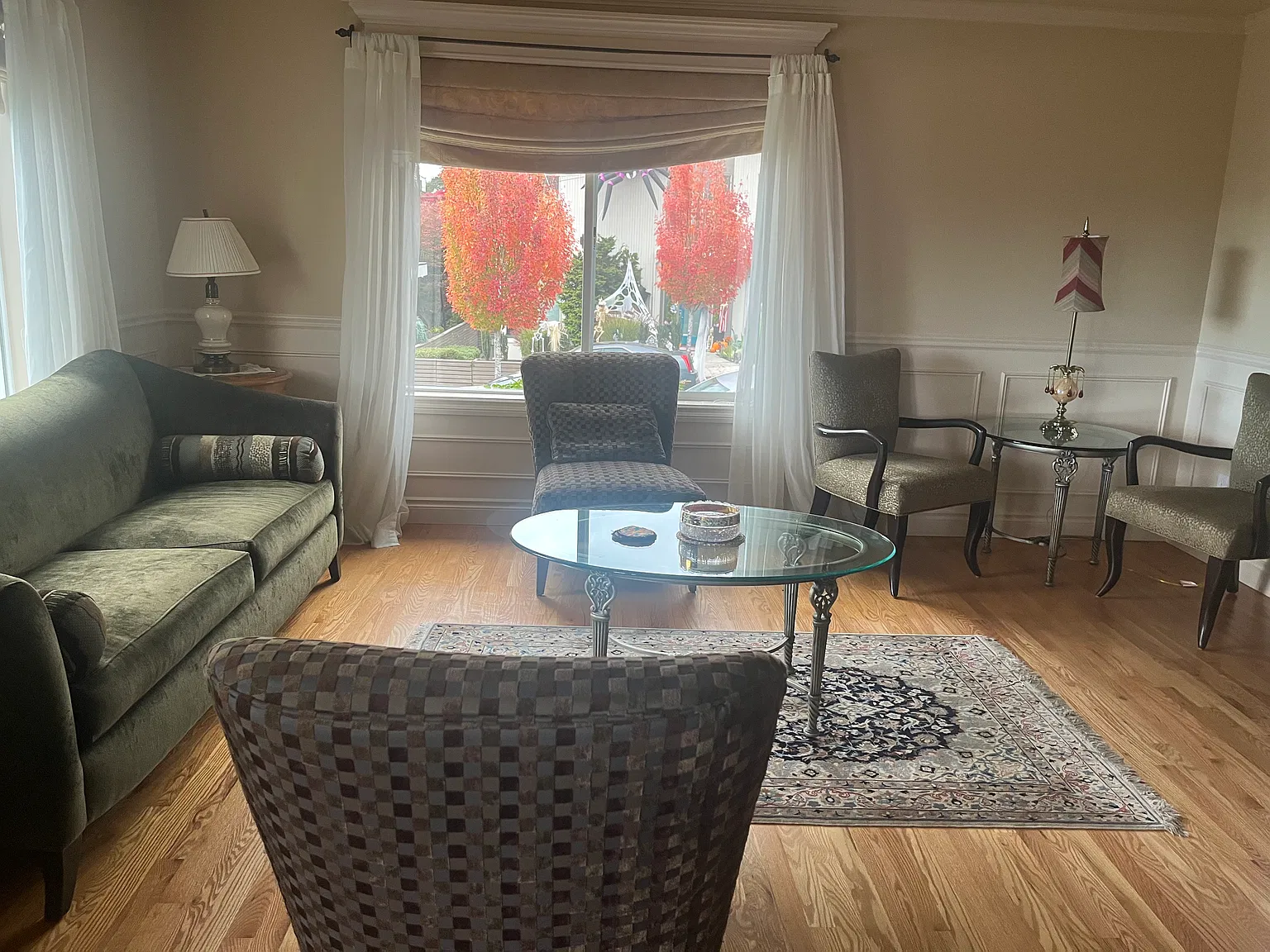 3 bed, 1900 sqft, $4,000 — Photo 4