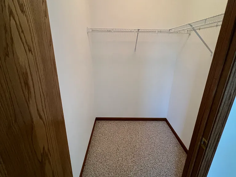 503 Larkspur Ln — Photo 11