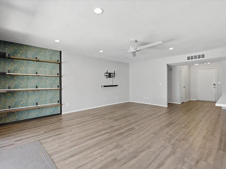 835 S 75th St — Photo 5