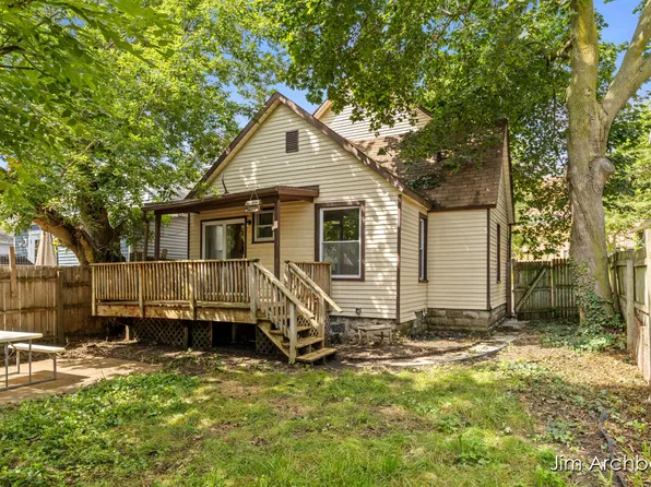 816 Jennette Ave NW, Grand Rapids, MI 49504