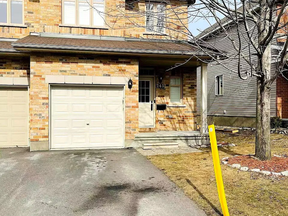 245 Badgeley Ave