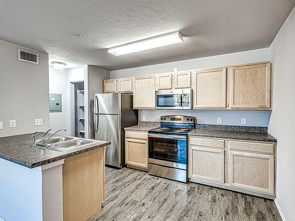 Classen Crossing - Norman-34
