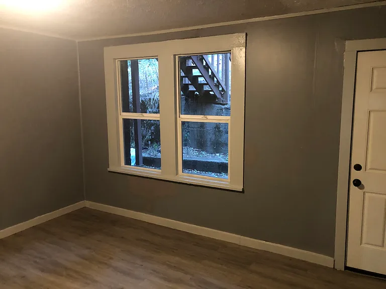 5911 Sacramento Ave — Photo 3