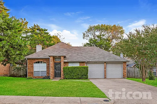 805 Clover Hill Ln Photo 1