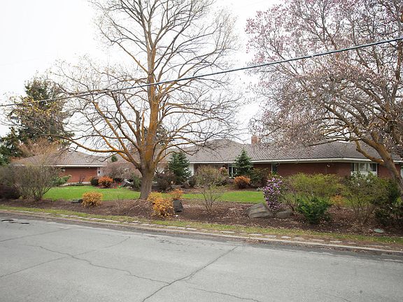 3rd image of 2202 W Chestnut Ave