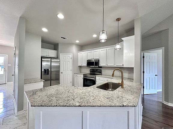 3rd image of 43446 Galvez Oaks Dr