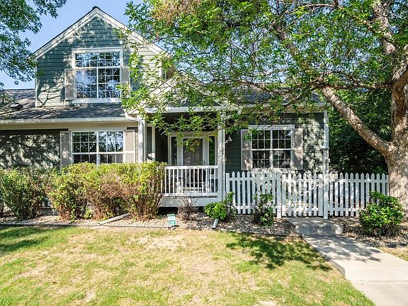 4th image of 811 Snowberry St