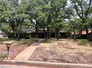 1315 Roanoake Dr, Graham, TX 76450