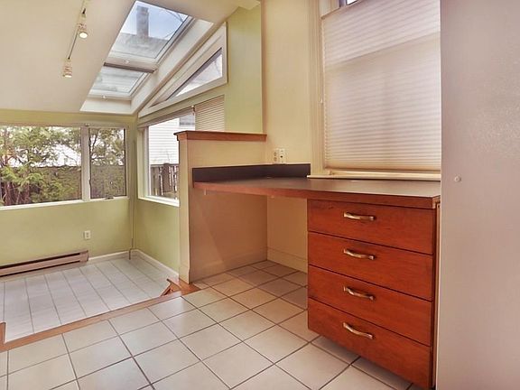 5th image of 23 Essex St #2