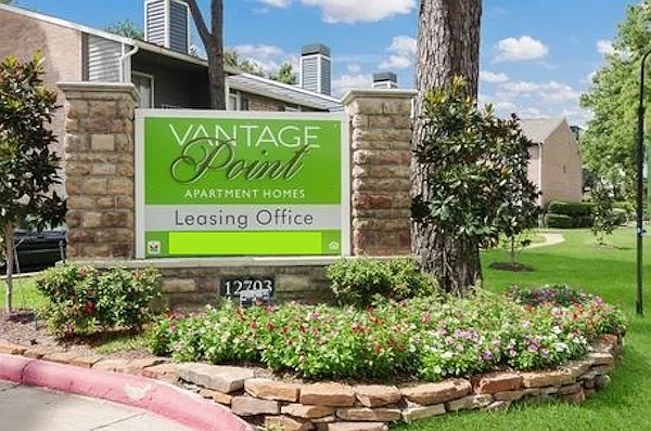 Vantage Point Apartments — Photo 2