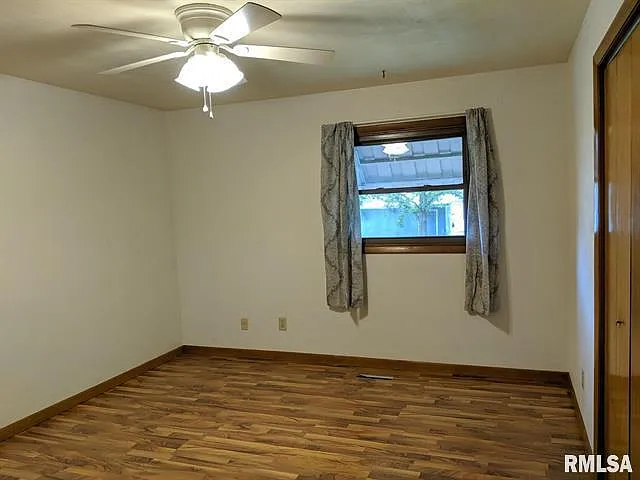 2419 Delaware Dr — Photo 13
