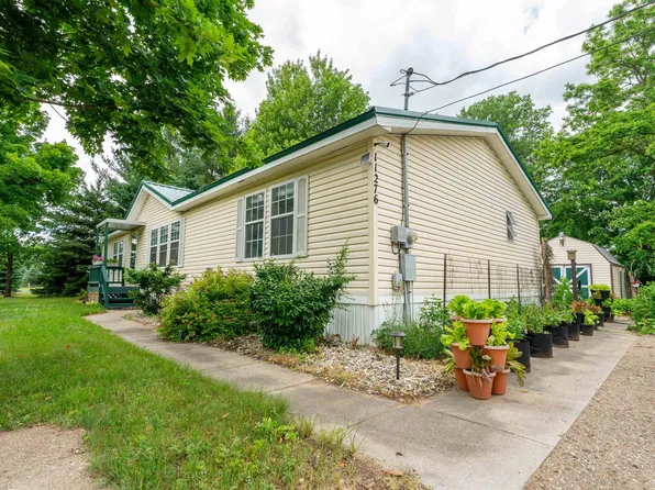 11276 S Harrison Ave, Farwell, MI 48622