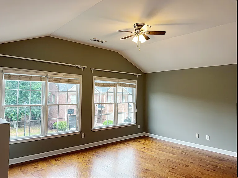 1651 Oakbrook Lake Dr — Photo 7