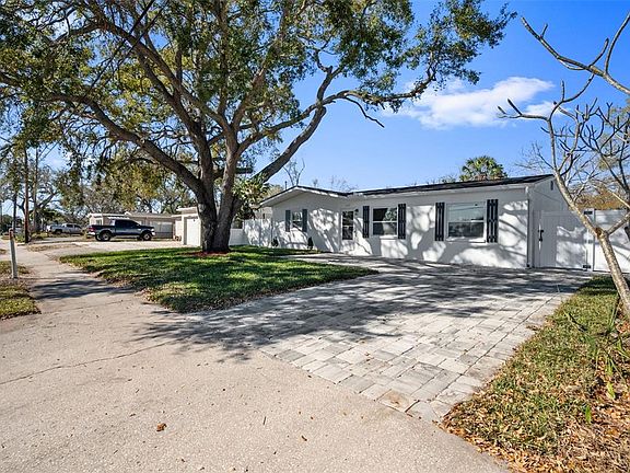 3rd image of 1448 Belcher Rd S