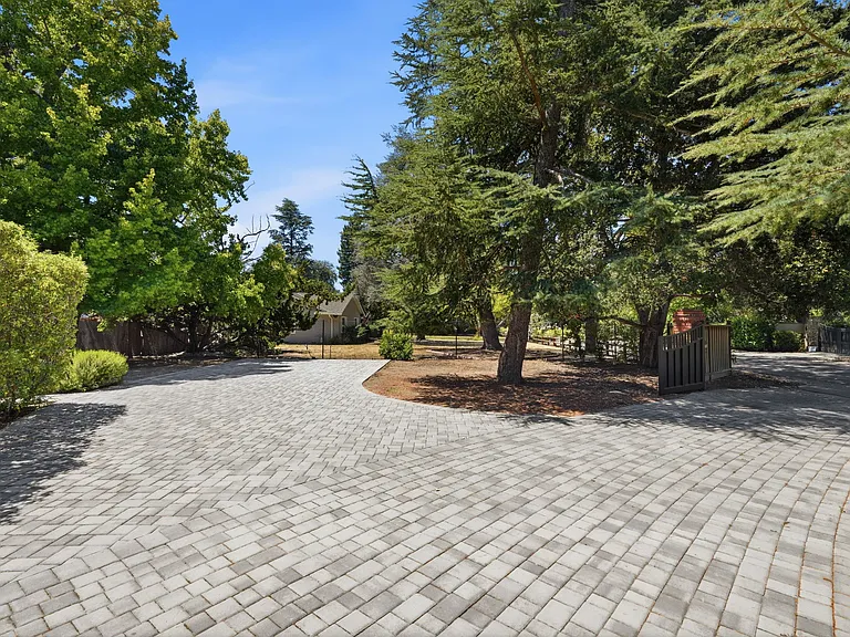 140A Heather Dr — Photo 30