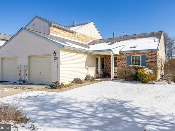 20 E Oleander Dr, Mount Laurel, NJ 08054