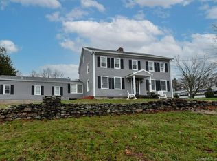 527 Daniels Farm Rd, Trumbull, CT 06611