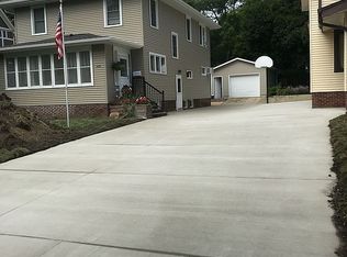 409 N Estey St, Luverne, MN 56156