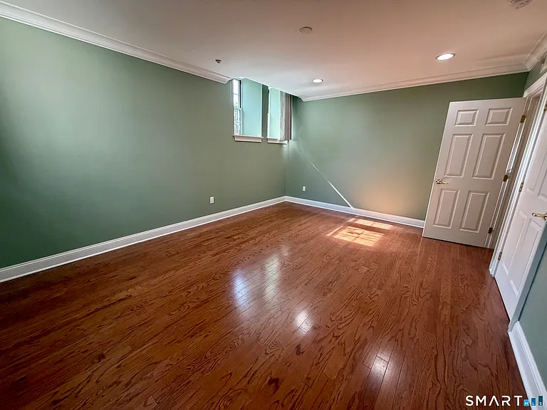 30 Schoolhouse Dr #105 — Photo 18