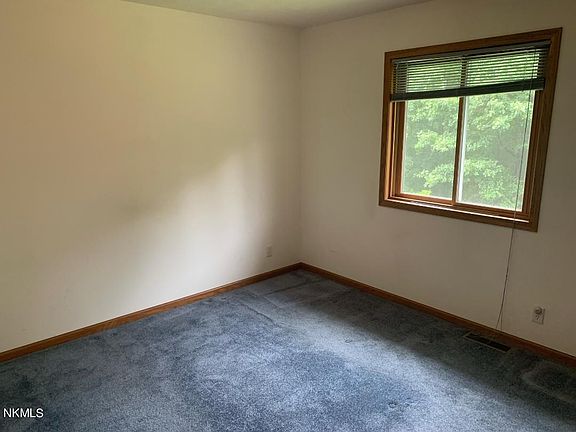 5th image of 340 Bell Ln