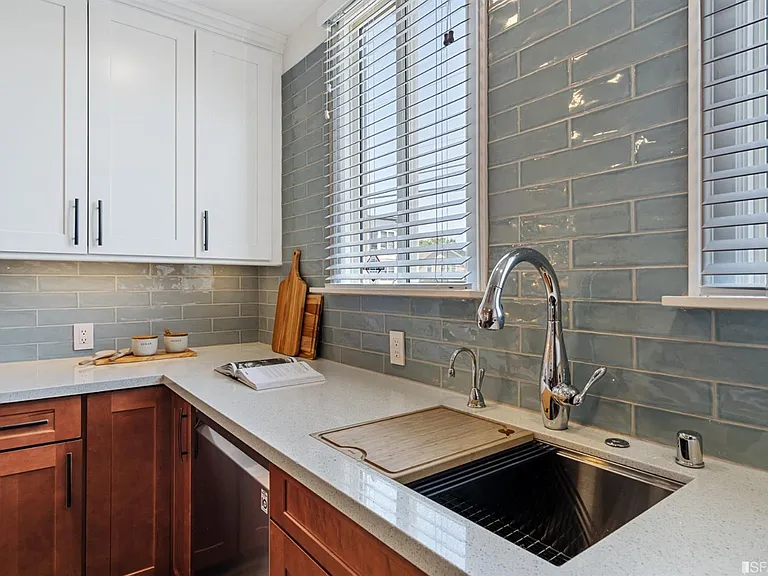 1401 Shafter Ave #UPPER FLAT — Photo 4