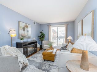 31 Petra Way #2, Whitby, ON L1R0A7