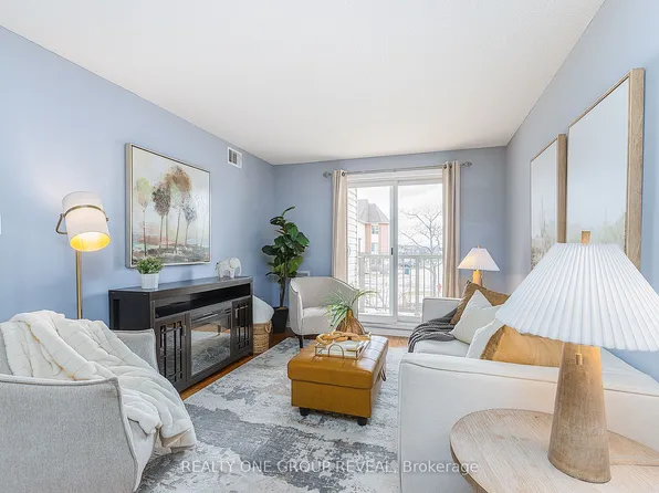 31 Petra Way #2, Whitby, ON L1R 0A7