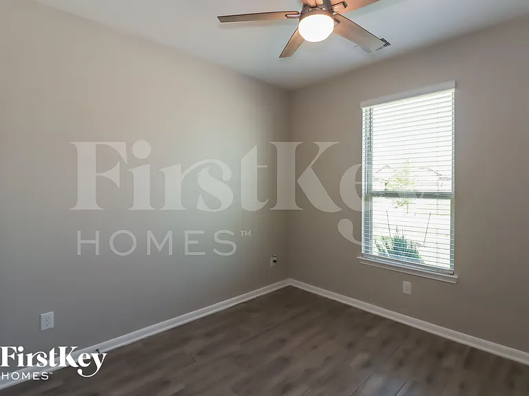 22235 Davenport Downs Ln — Photo 11